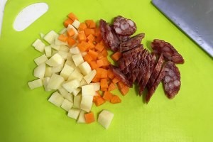 腊肠土豆脱糖饭