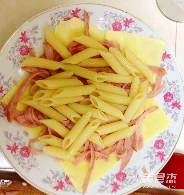 芝士火腿焗意粉