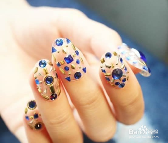 12个秋冬季指甲彩绘灵感 为你带来华丽节日气氛