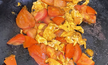 西红柿火腿鸡蛋焖面