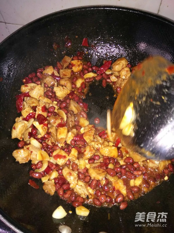 宫爆鸡丁的做法