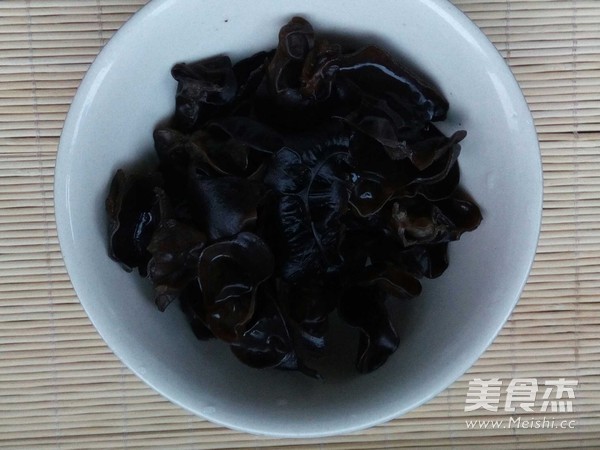 口蘑木耳炒油菜