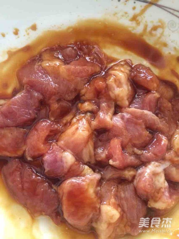 灯笼椒炒肉的做法