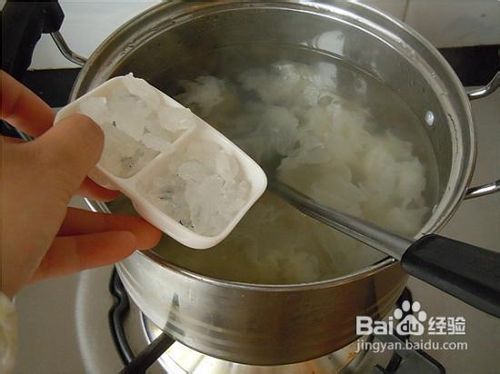 就这样一直美下去——银耳莲子薏仁汤