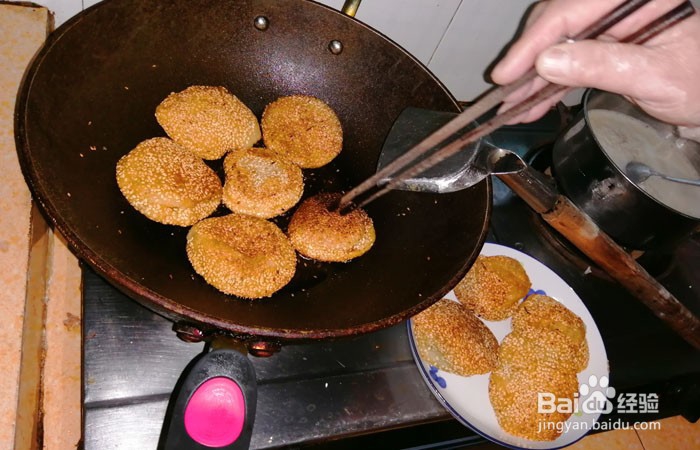 手工如何制作芝麻糯米饼