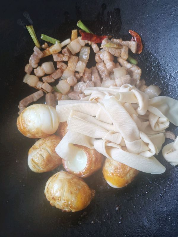 红烧肉鸡蛋干豆腐