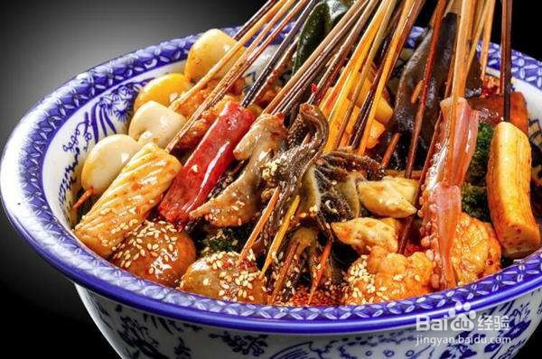 重庆地道麻辣小吃！游客最新指南，速戳。