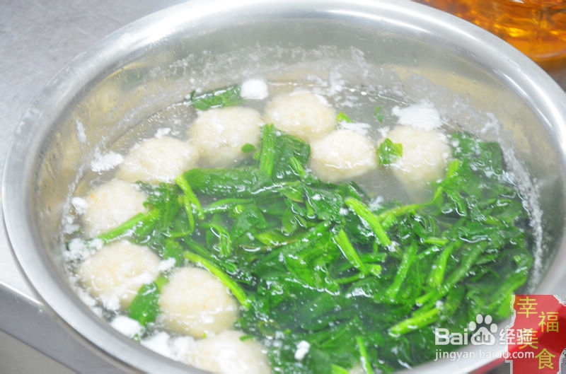 幸福美食:教您怎样去做灌汤虾丸。