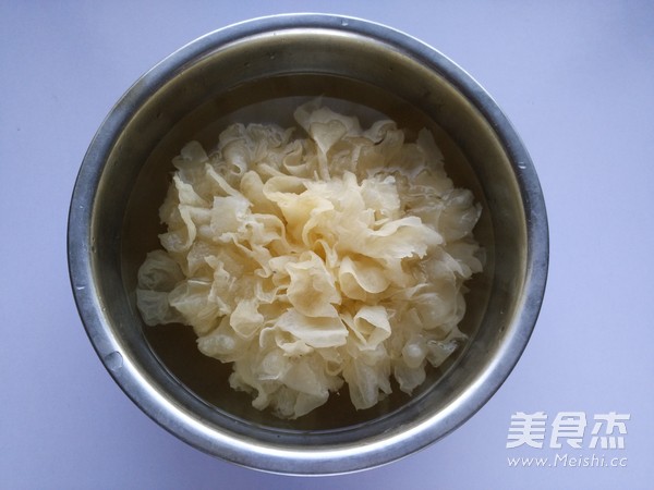 紫薯银耳羹的做法