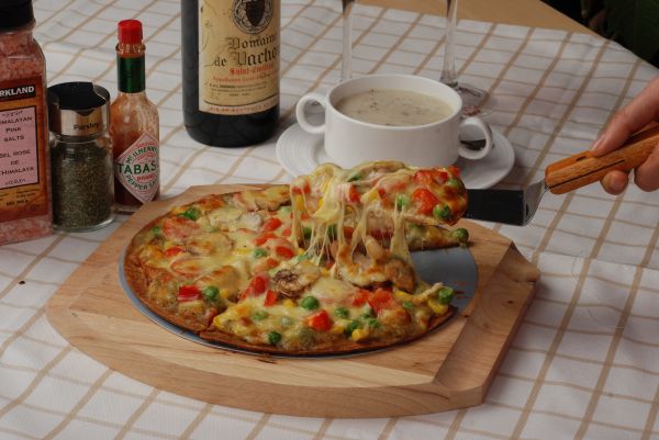 香草海鲜薄脆披萨