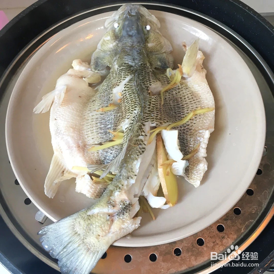 怎么做好吃的清蒸鲈鱼