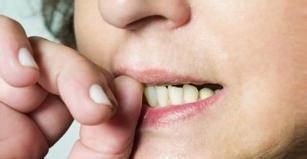 爱咬指甲是怎么治疗