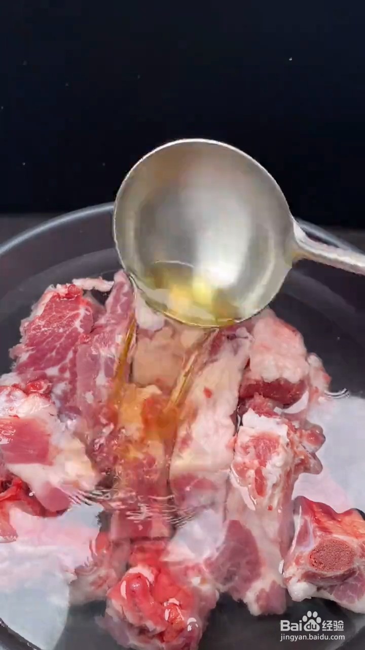 如何自制美味好吃的炖排骨