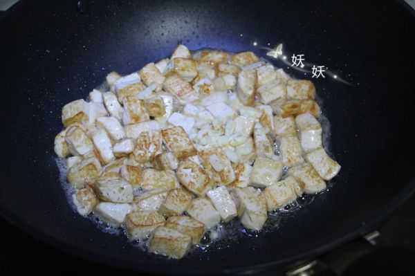 孜然小葱煎豆腐