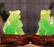 办公室书桌上如何摆放麒麟