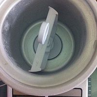 只用酸奶和果酱做的圣洛雪树莓酸奶冰淇淋做法