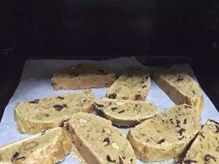 意式蔓越莓杏仁脆饼怎么做?