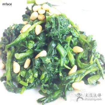 松子菠菜的做法