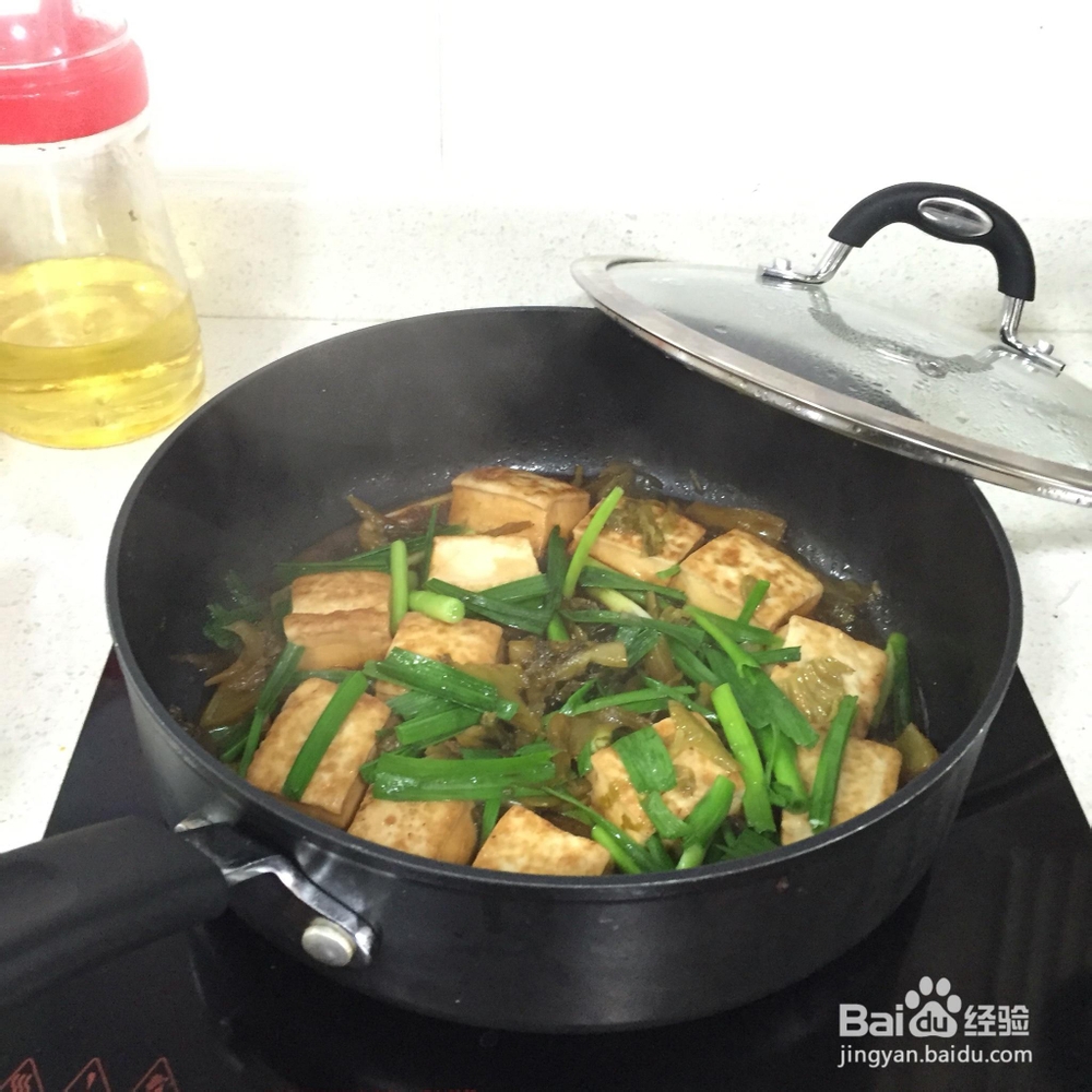 吃不胖的蒜苗酸菜焖豆腐