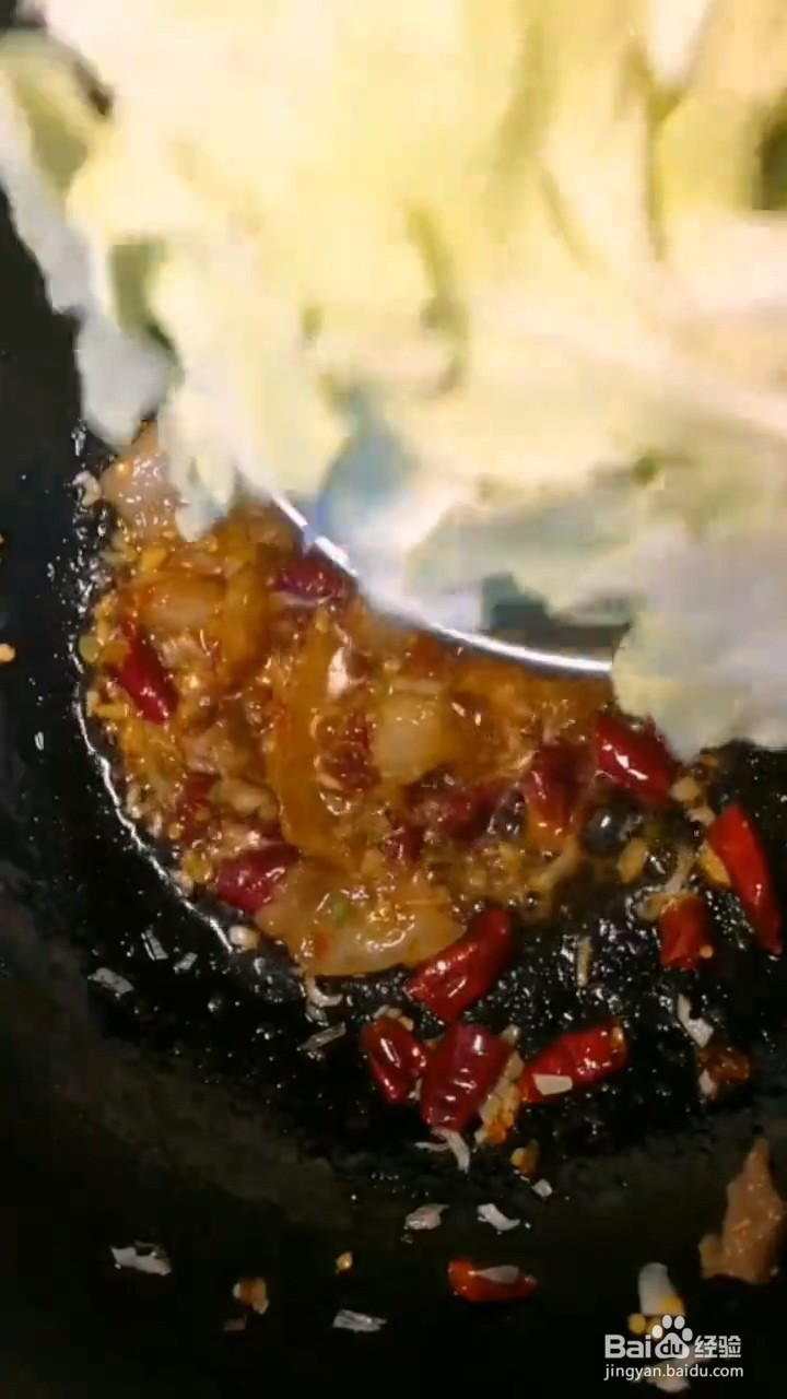 如何制作包菜炒五花肉