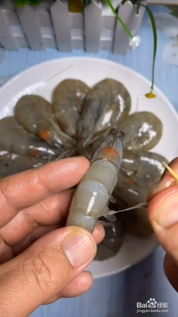 如何自制美味的油焖大虾