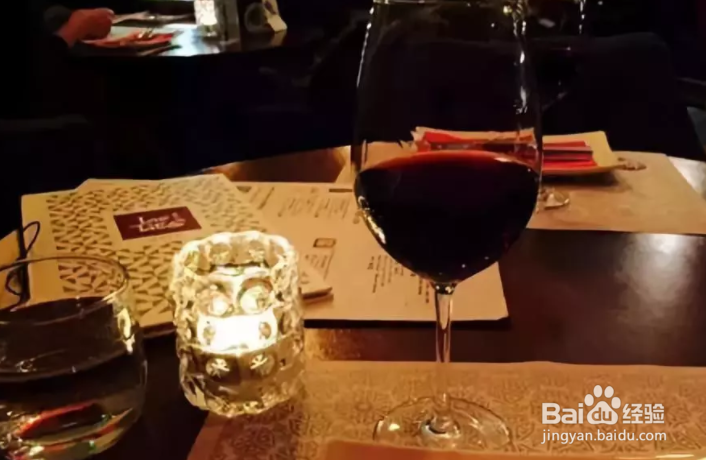 如何辨别真假红酒