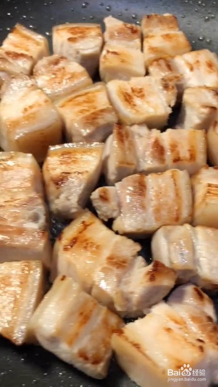 如何制作红烧肉焖蛋