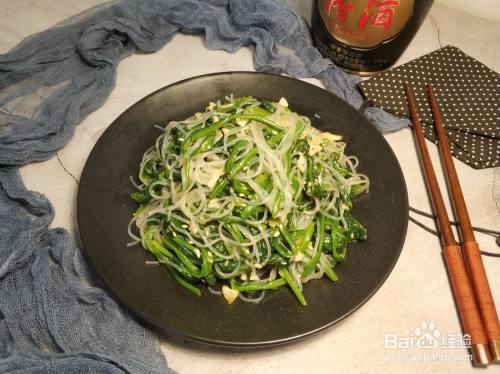 美食/營養 > 主食食材 菠菜300克,龍口粉絲一小把,大蒜適量,鹽適量