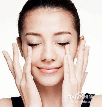 眼霜的正确使用方法，涂眼霜的方法图解