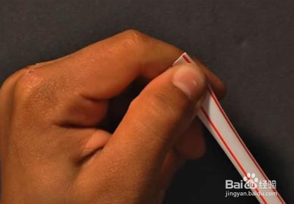 幼儿园手工小制作 教你自制简易的喇叭玩具