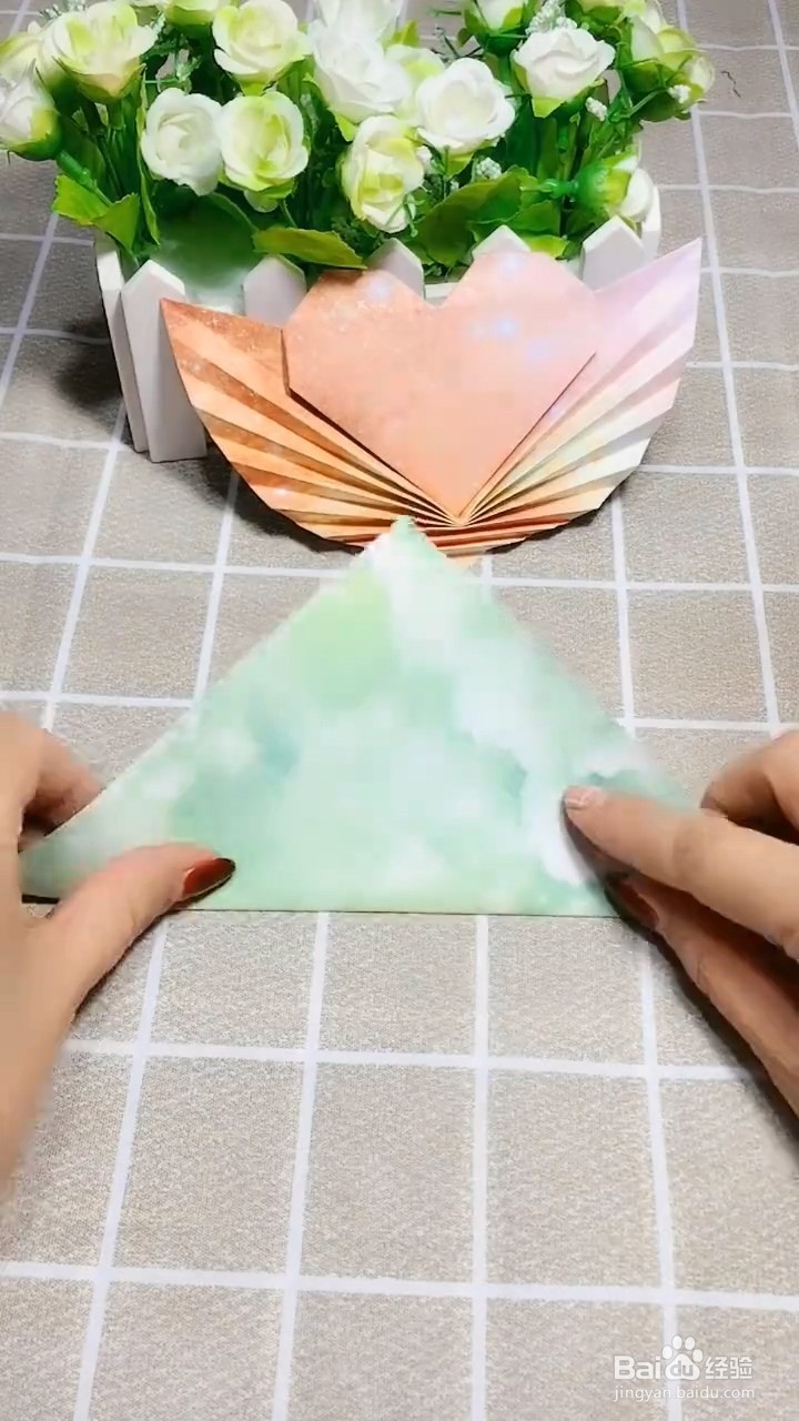 如何用折纸制作天使的翅膀