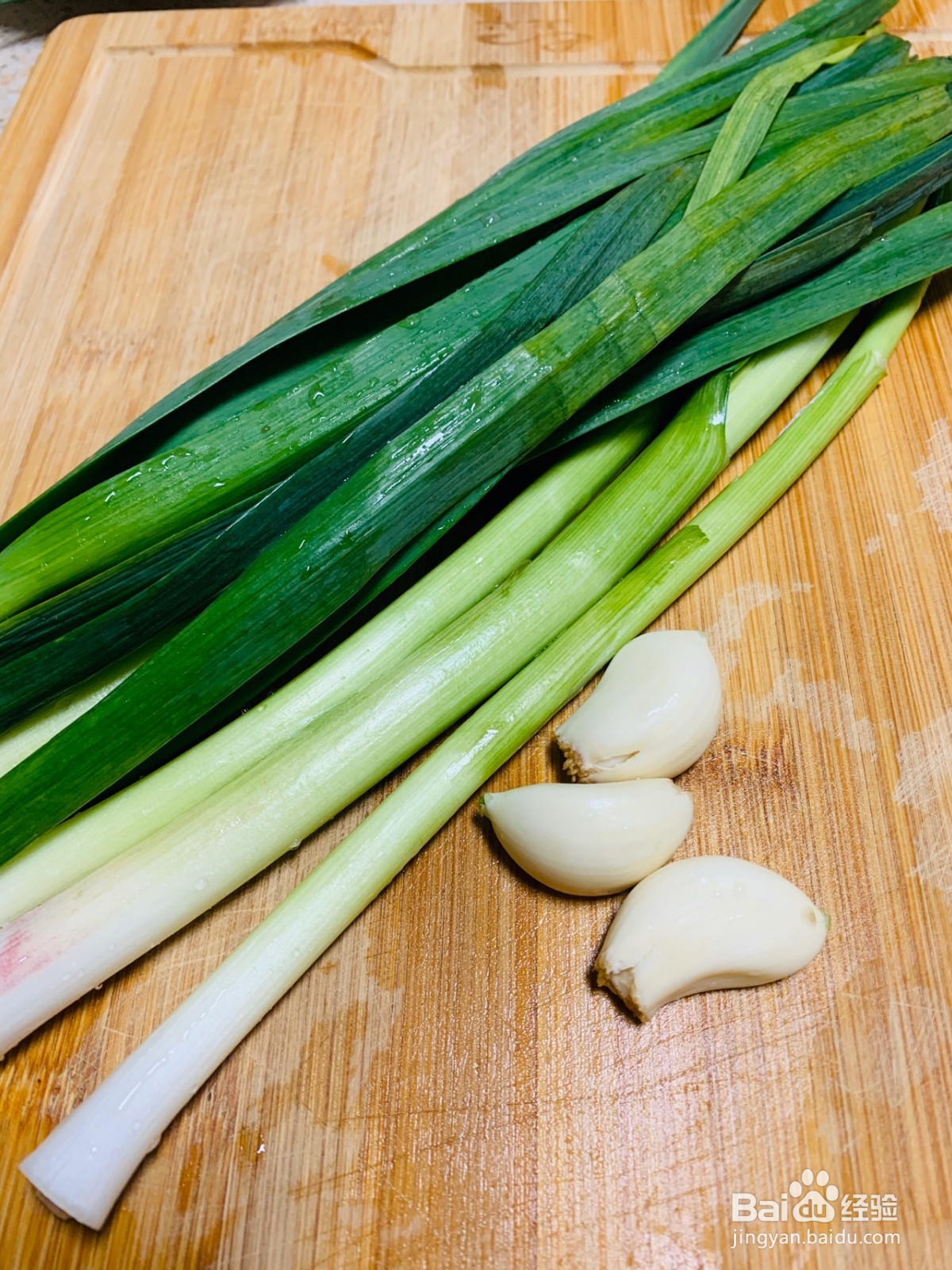 蒜苗炒腊肉的家常做法