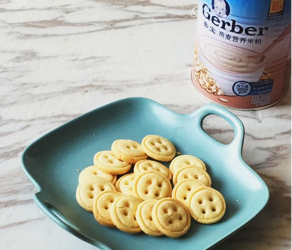 宝宝米粉纽扣饼干