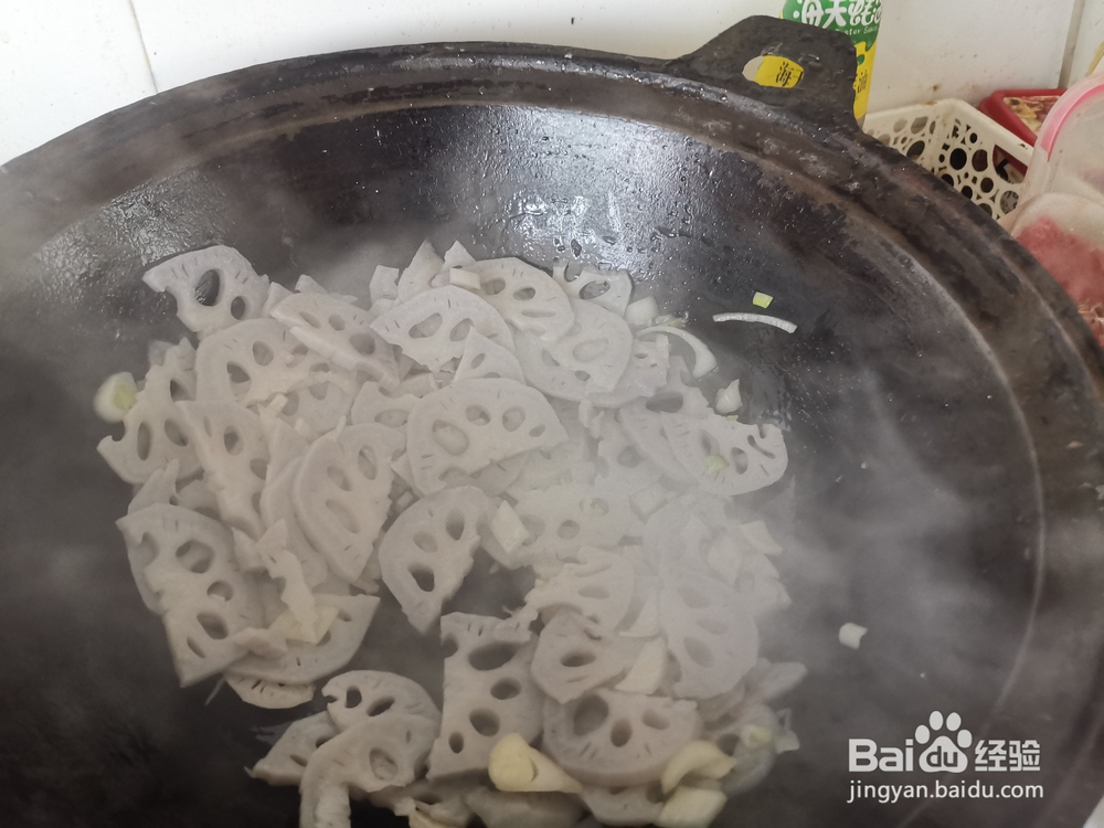 如何用藕片炒西兰花