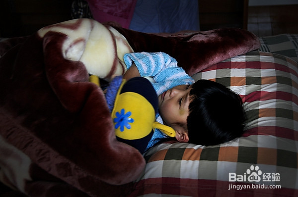 孩子不敢一个人睡觉怎么办?