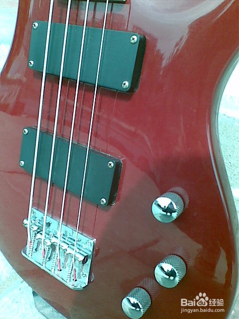 四弦贝斯怎么降调