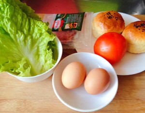 培根鸡蛋汉堡的做法