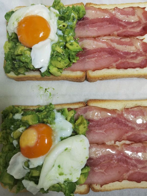 牛油果培根溏心蛋三明治