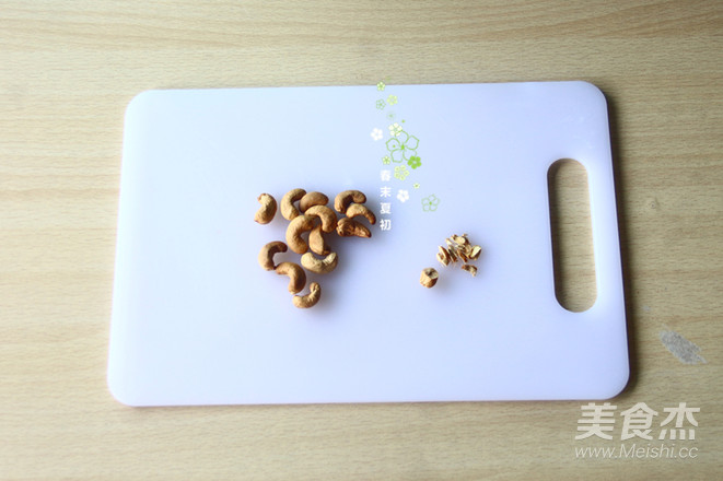 坚果哈密瓜曲奇酸奶杯