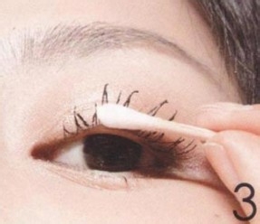 化妆技巧——睫毛膏结块了怎么办
