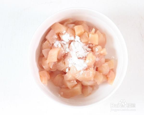 蘑菇炒鸡丁的做法