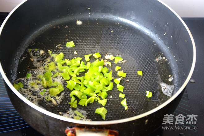 色香味俱全的扬州炒饭