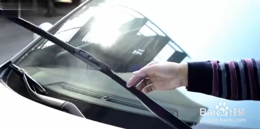 汽车雨刮器拆卸安装方式