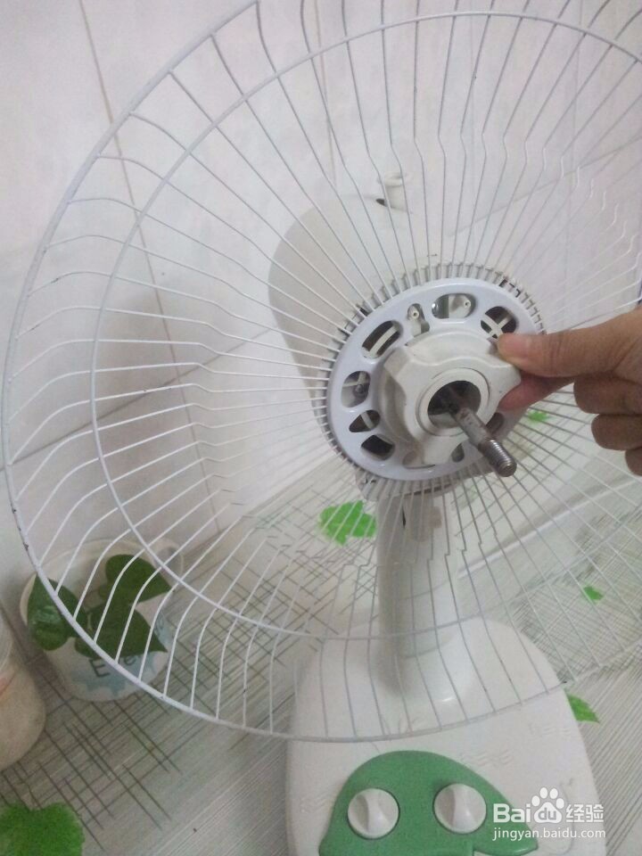 立体圆形小风扇的拆装方法