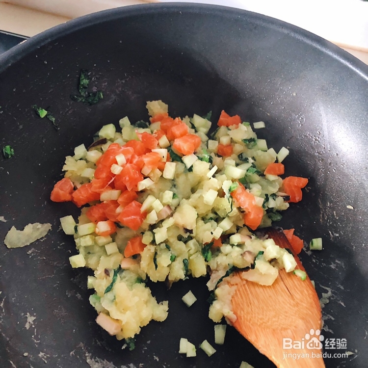小孩子超喜欢的三文鱼杂蔬土豆泥