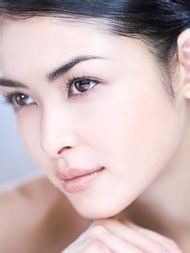 购买化妆品时的注意事项以及怎样选择和购买