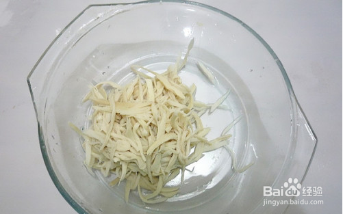 香辣手撕杏鲍菇的做法