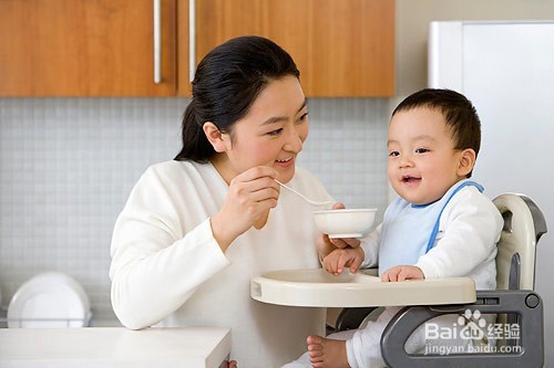 如何做好春季婴儿的喂养及应该注意什么？