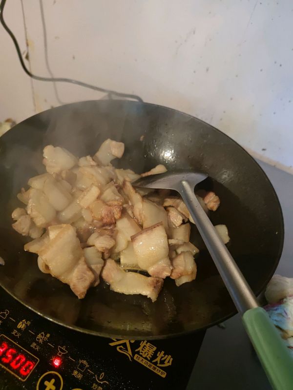 黔西黄粑炒回锅肉