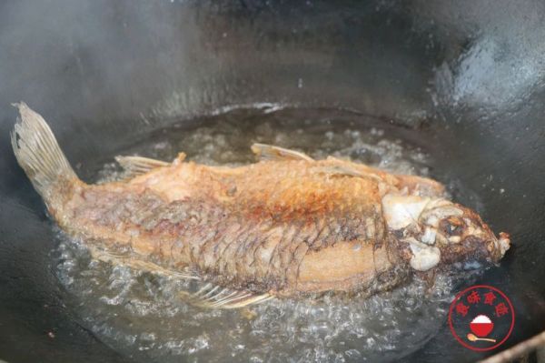 鲜美可口鲫鱼豆腐汤